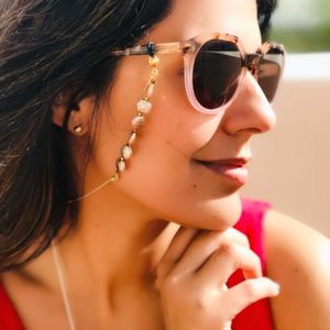 Eyewear chain, Shell pearls, Reading glasess strap